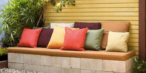 Původní stavby na pozemku: bloková lavička